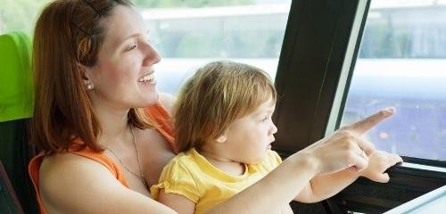 С какво да развличаш детето си в автобуса при дълго пътешествие?